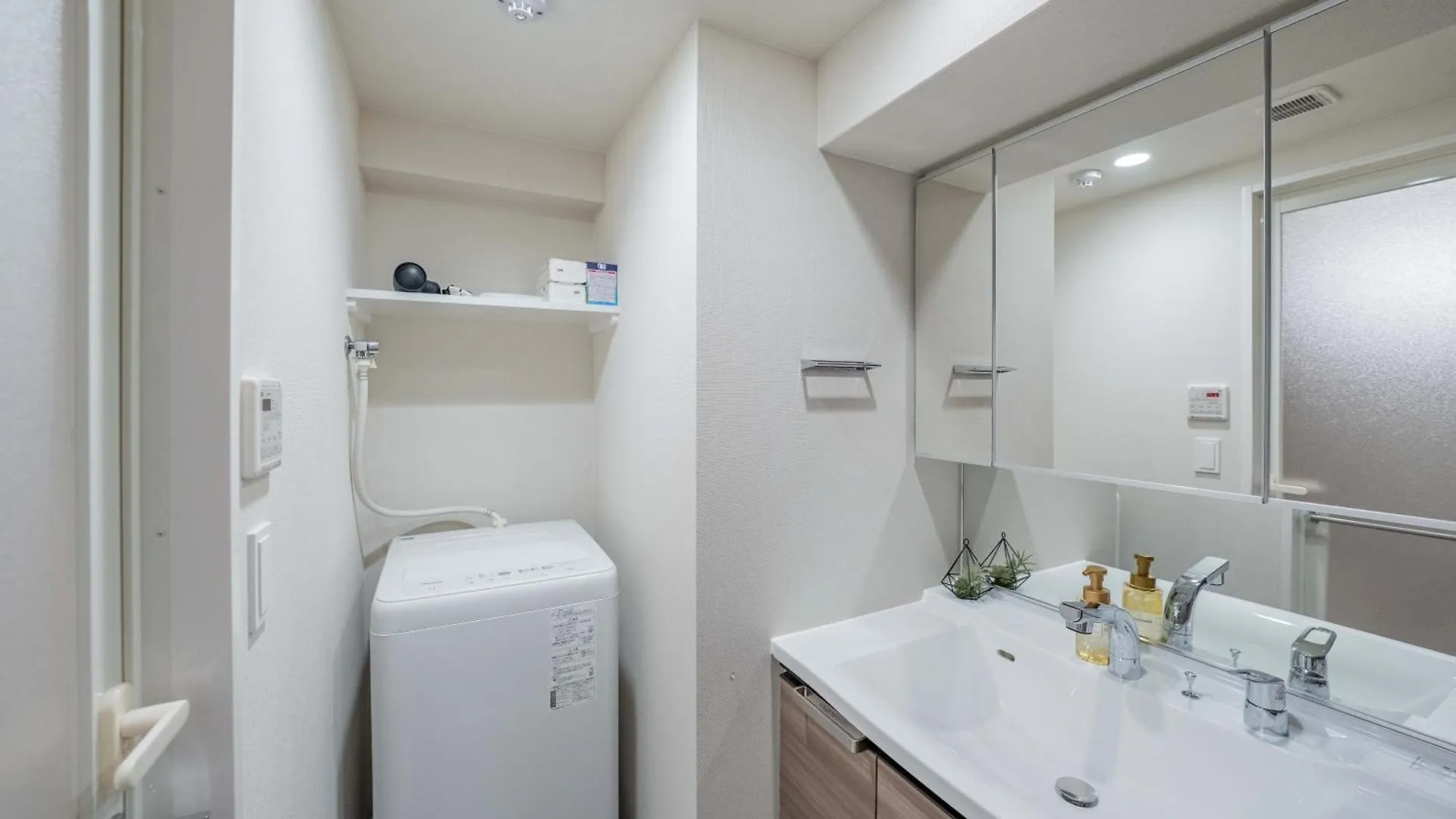 Apartment Hotel 11 Higashi Umeda Ōsaka Japan