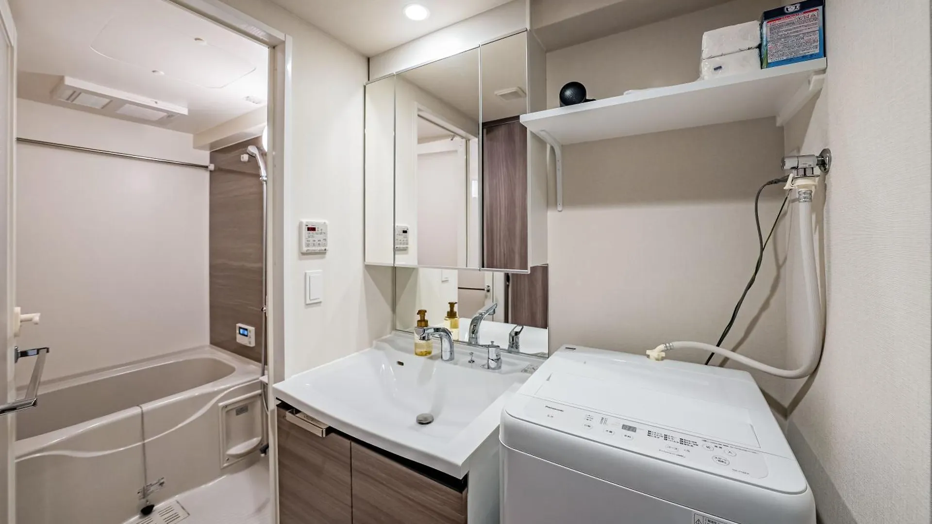 Apartment Hotel 11 Higashi Umeda 오사카 0*,  일본
